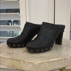 Stuart Weitzman Clogs